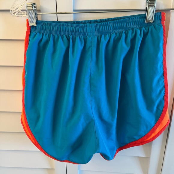 Nike Women’s Dri Fit Running Shorts Size XS Inner Lining Turquoise Orange. - Picture 2 of 5